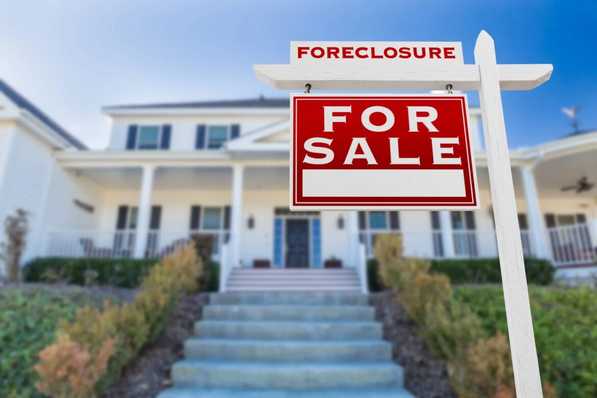 Ultimate Guide: Buy Foreclosed Homes With No Money