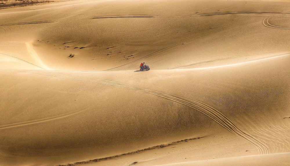 Desert, sand, quad — third Earth America by Arianna Huffington, Newest Affairs Reserve - Middle Class U.s. Financial Meltdown